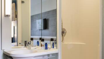 Ducha, artículos de higiene personal ecológicos y toallas