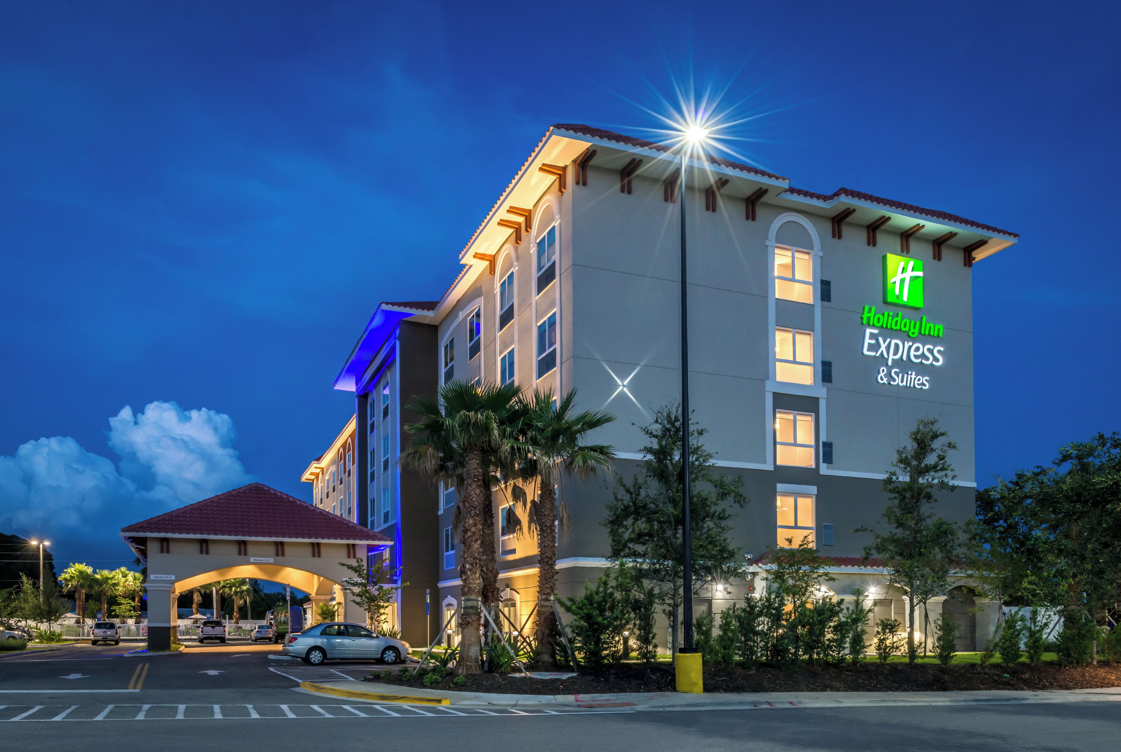 Photo - Holiday Inn Express & Suites - St. Petersburg - Madeira Beach by IHG