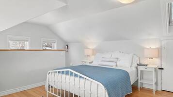 Familierom | 1 soverom, sengetøy av topp kvalitet, skrivebord og lydisolert