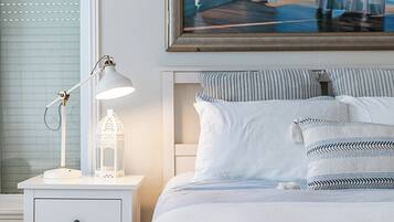 Comfort Studio Suite, 1 Queen Bed with Sofa bed, Lake View, Ground Floor