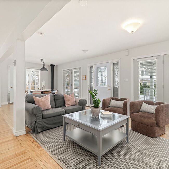 Family Room | Living area | Flat-screen TV