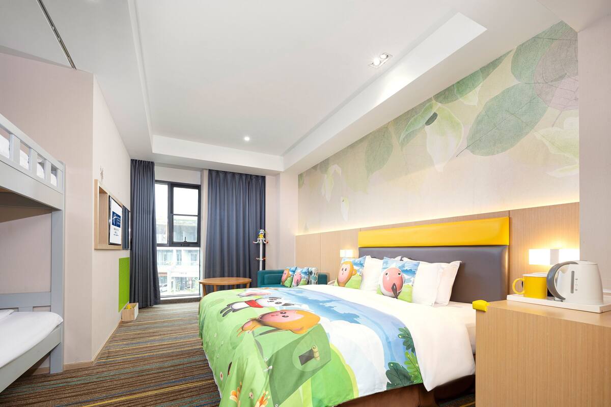 Minibar, in-room safe, desk, blackout curtains