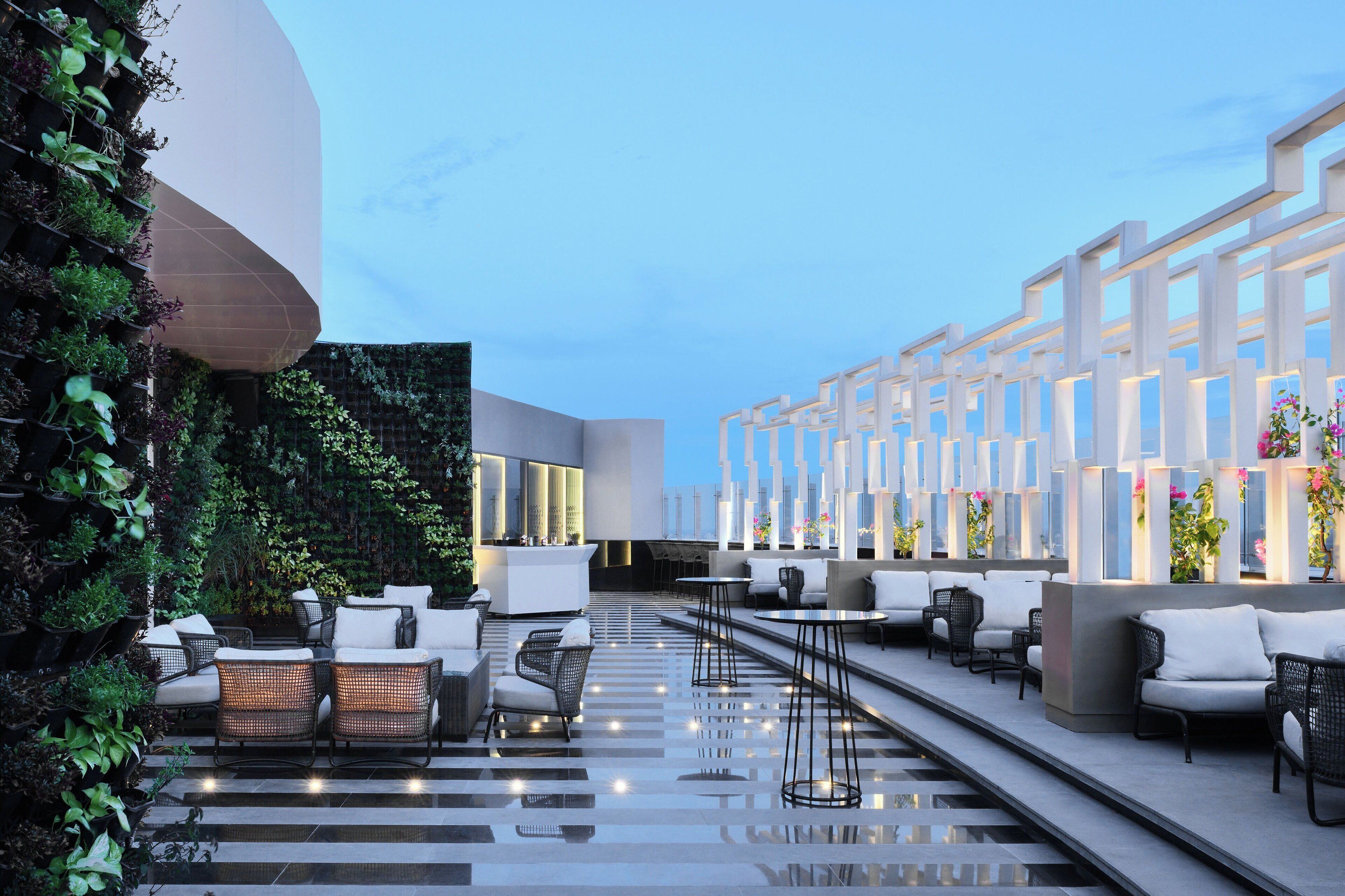 breakfast, lunch and dinner served