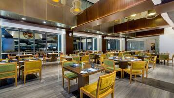 Daily buffet breakfast (INR 950 per person)