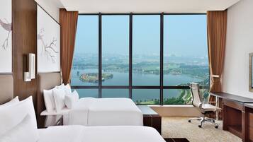 Premium bedding, down duvets, minibar, in-room safe