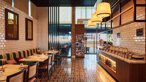 Daily full breakfast for a fee - Holiday Inn Singapore Little India by IHG (Singapore)
