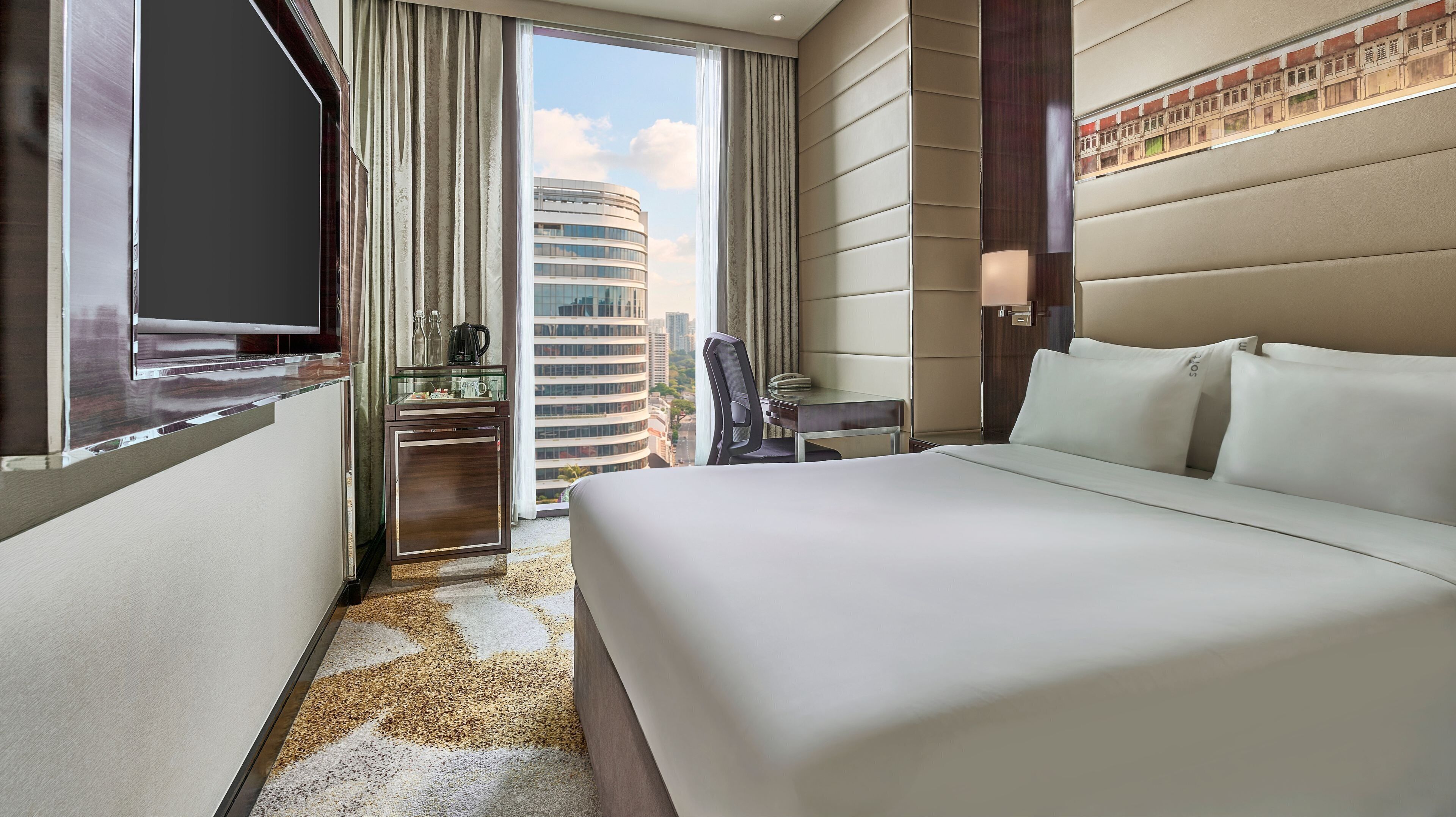 Minibar, caja de seguridad en la habitación y cortinas blackout 