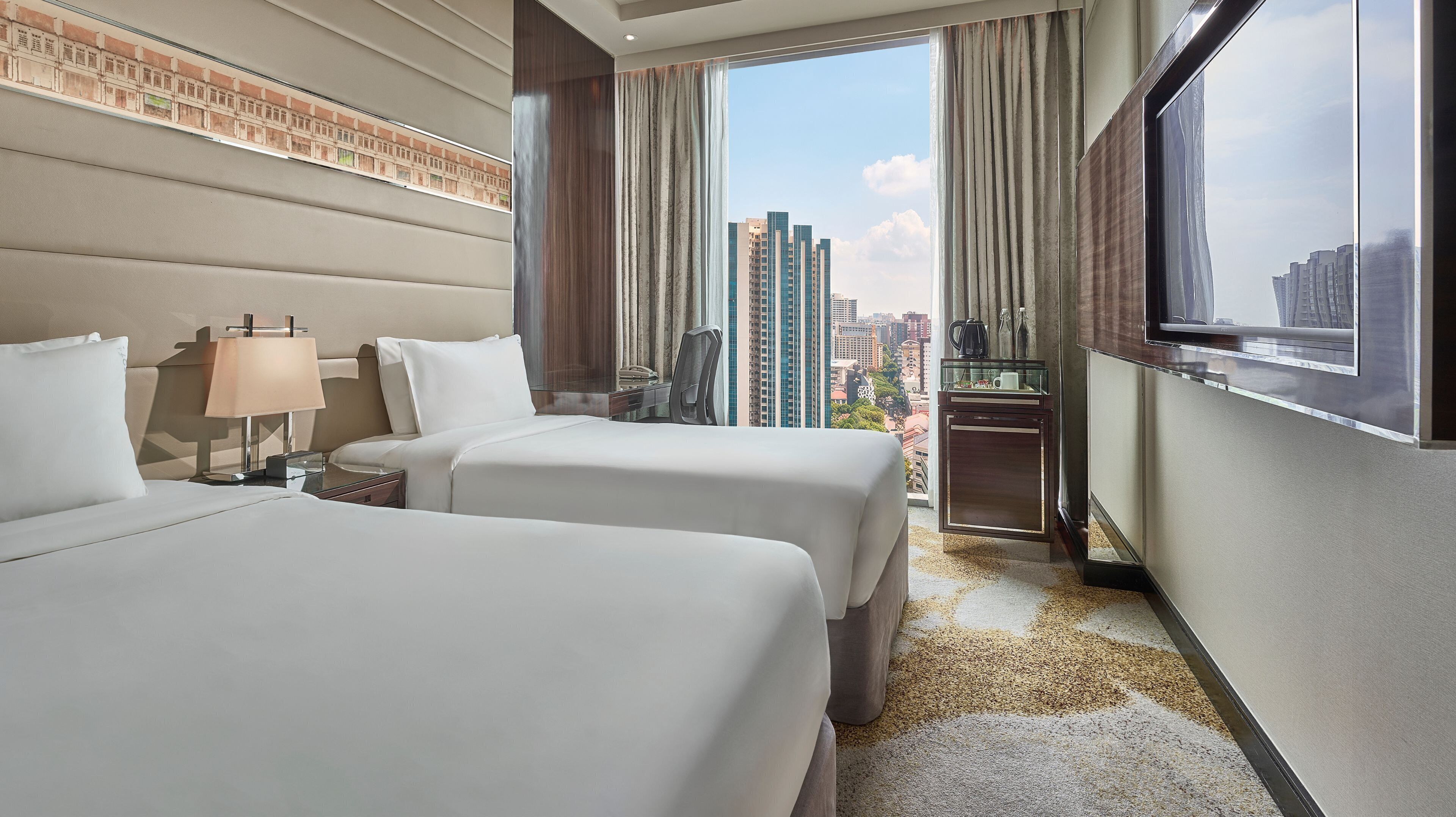 Minibar, caja de seguridad en la habitación y cortinas blackout 