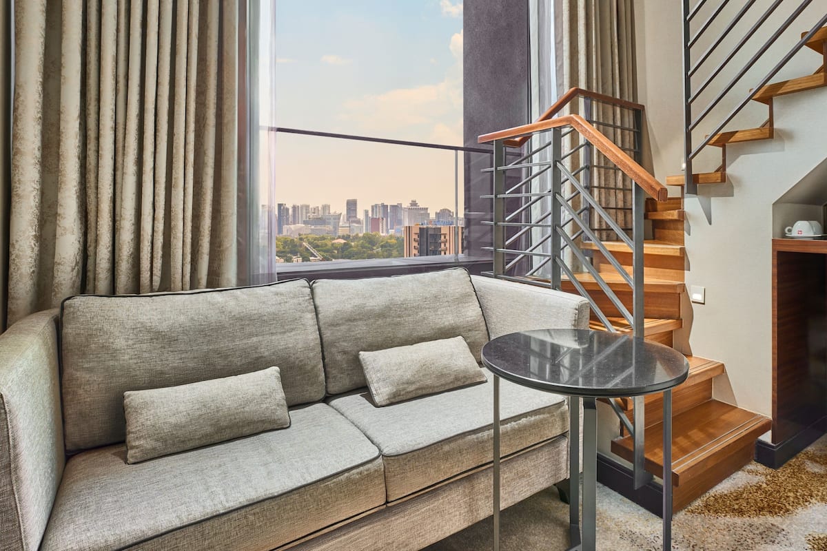 Gác Tiêu chuẩn, 1 giường cỡ queen (Top Floor) | Minibar, két bảo mật tại phòng, màn/rèm cản sáng, phòng cách âm