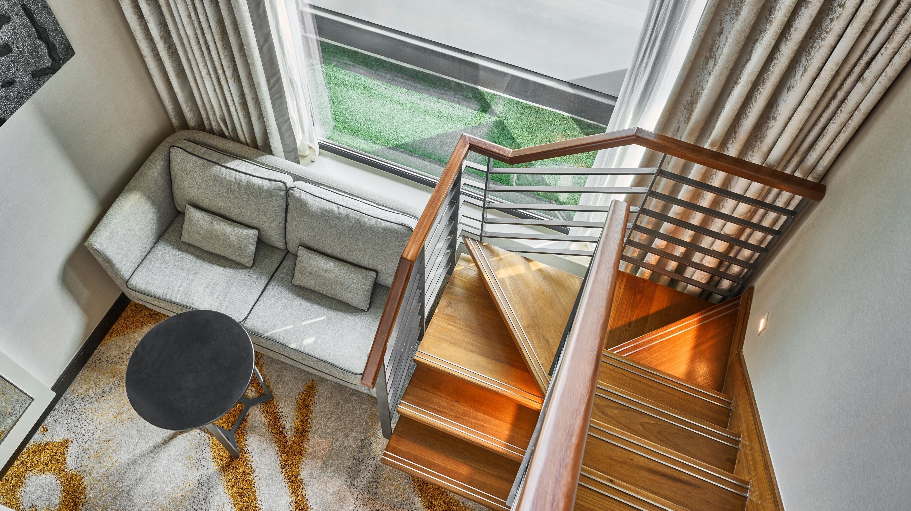 Minibar, caja de seguridad en la habitación y cortinas blackout 