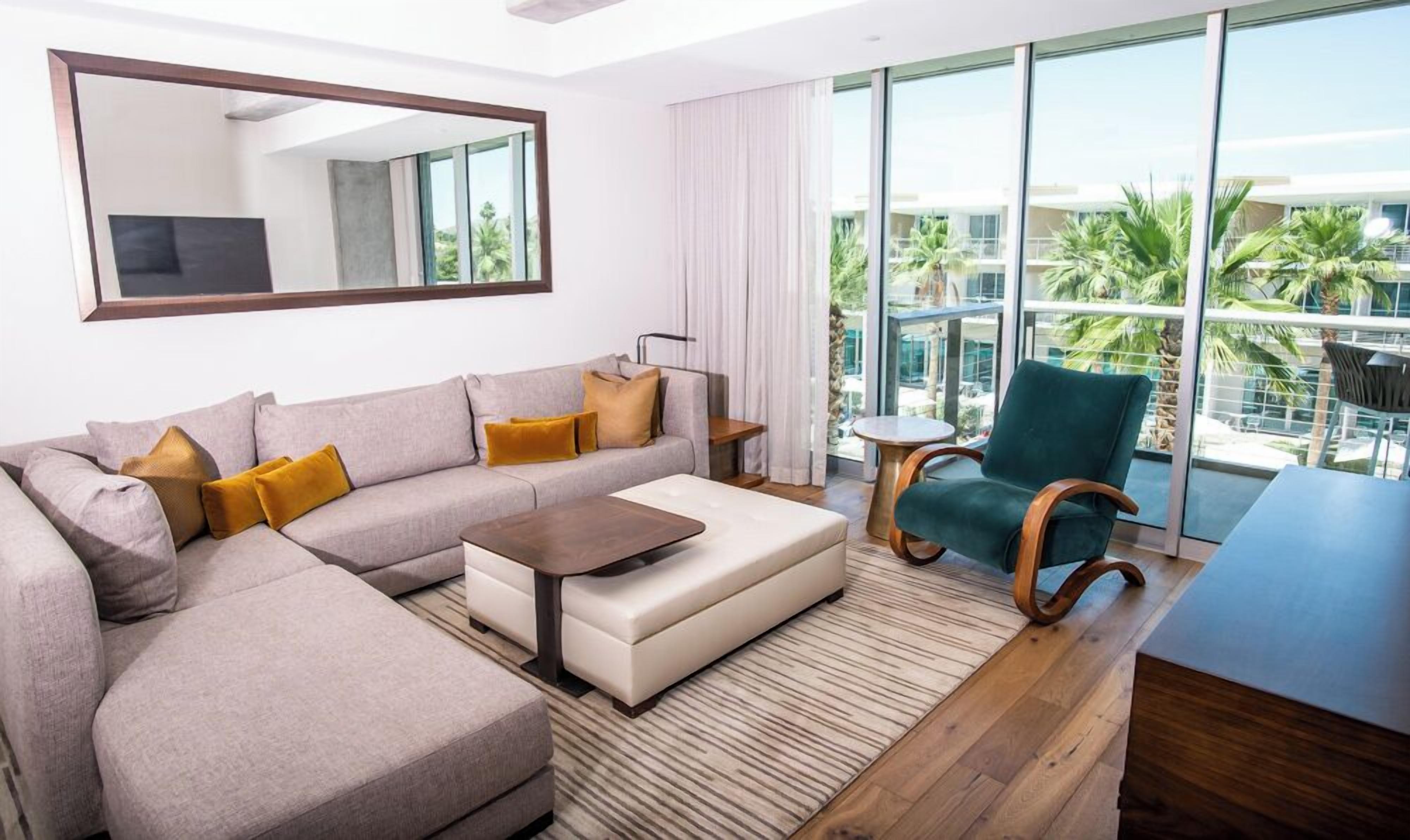 One Bedroom Suite | Premium bedding, down comforters, pillowtop beds, minibar