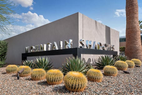 Exterior. Mountain Shadows Resort Scottsdale