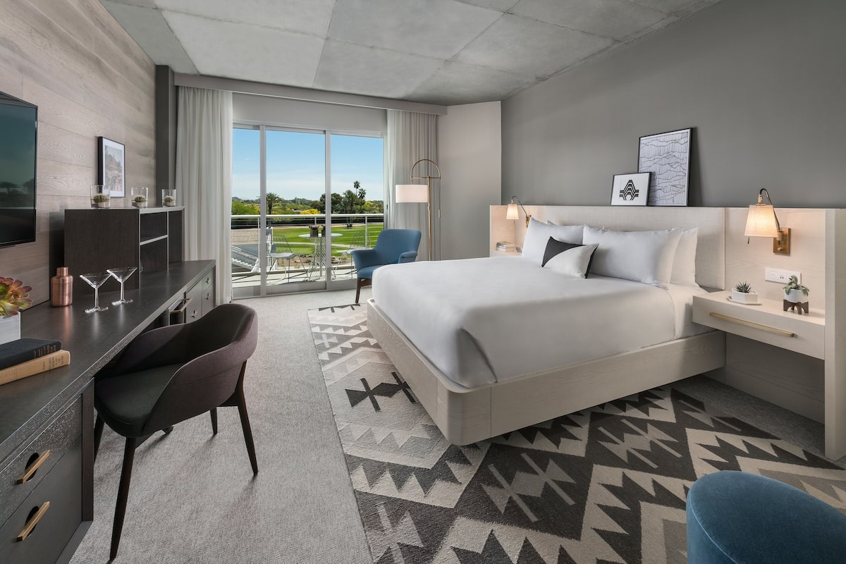 Premium bedding, down comforters, pillowtop beds, minibar
