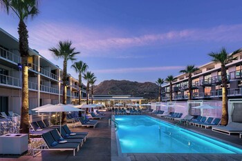 2 outdoor pools, open 6 AM to 10 PM, cabanas (surcharge), sun loungers at Mountain Shadows Resort Scottsdale