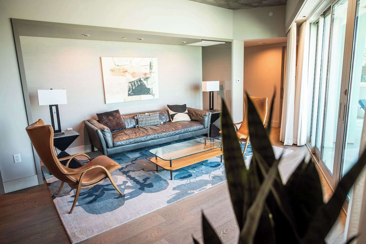 Camelback Presidential Suite | Premium bedding, down comforters, pillowtop beds, minibar