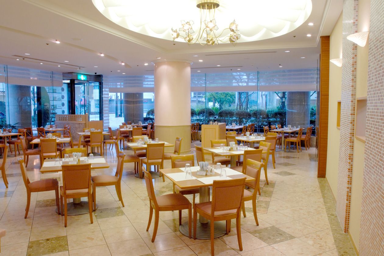 daily buffet breakfast (jpy 1632 per person)