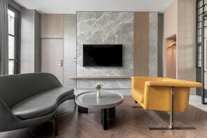 Luxury Room | Minibar, individually decorated, individually furnished, desk - Ease Motel (Caotun)