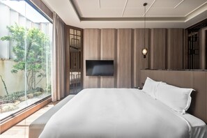 L套房（20：00後入住） | 迷你吧、獨特設計、獨特裝修、書桌