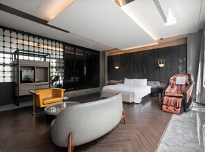 Luxury Room | 1 bedroom, minibar, individually decorated, individually furnished