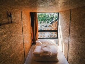 Bed in 12-Bed Mixed Dormitory Room | Vista do quarto