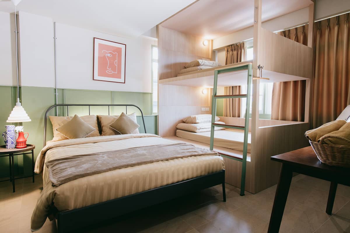 Chambre Quadruple Familiale | Wi-Fi gratuit, draps fournis