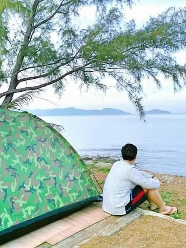 On the beach, beach towels
