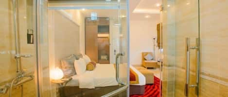 Suíte | Frigobar, escrivaninha, Wi-Fi de cortesia, roupa de cama