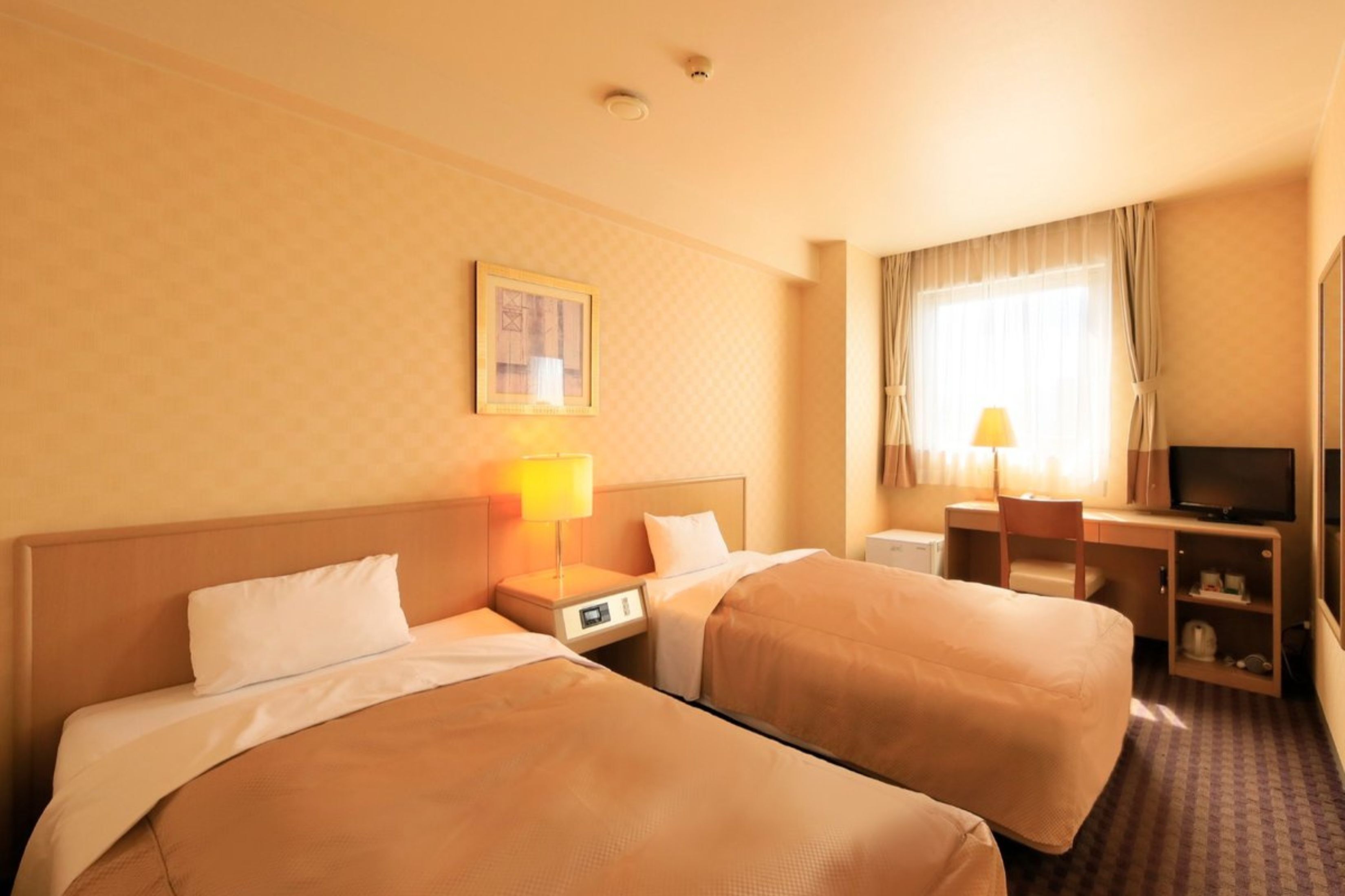 Basic Twin Room | Desk, blackout curtains, iron/ironing board (on request), free WiFi