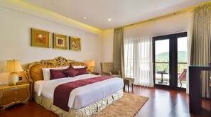 Minibar, in-room safe, individually furnished, desk