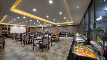 Desayuno buffet diario (CNY 30 por persona)