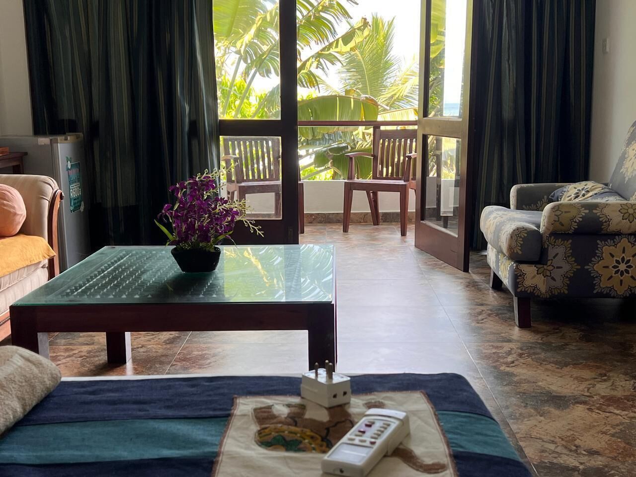 Rom – comfort, sjøutsikt | Safe på rommet, individuelt dekorert, individuelt innredet og skrivebord