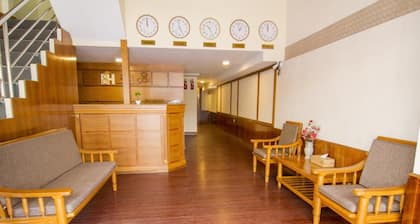 Shwe Htee Guest House Chinatown