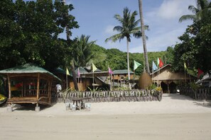 Property grounds - Floresita's Beach Resort (El Nido)