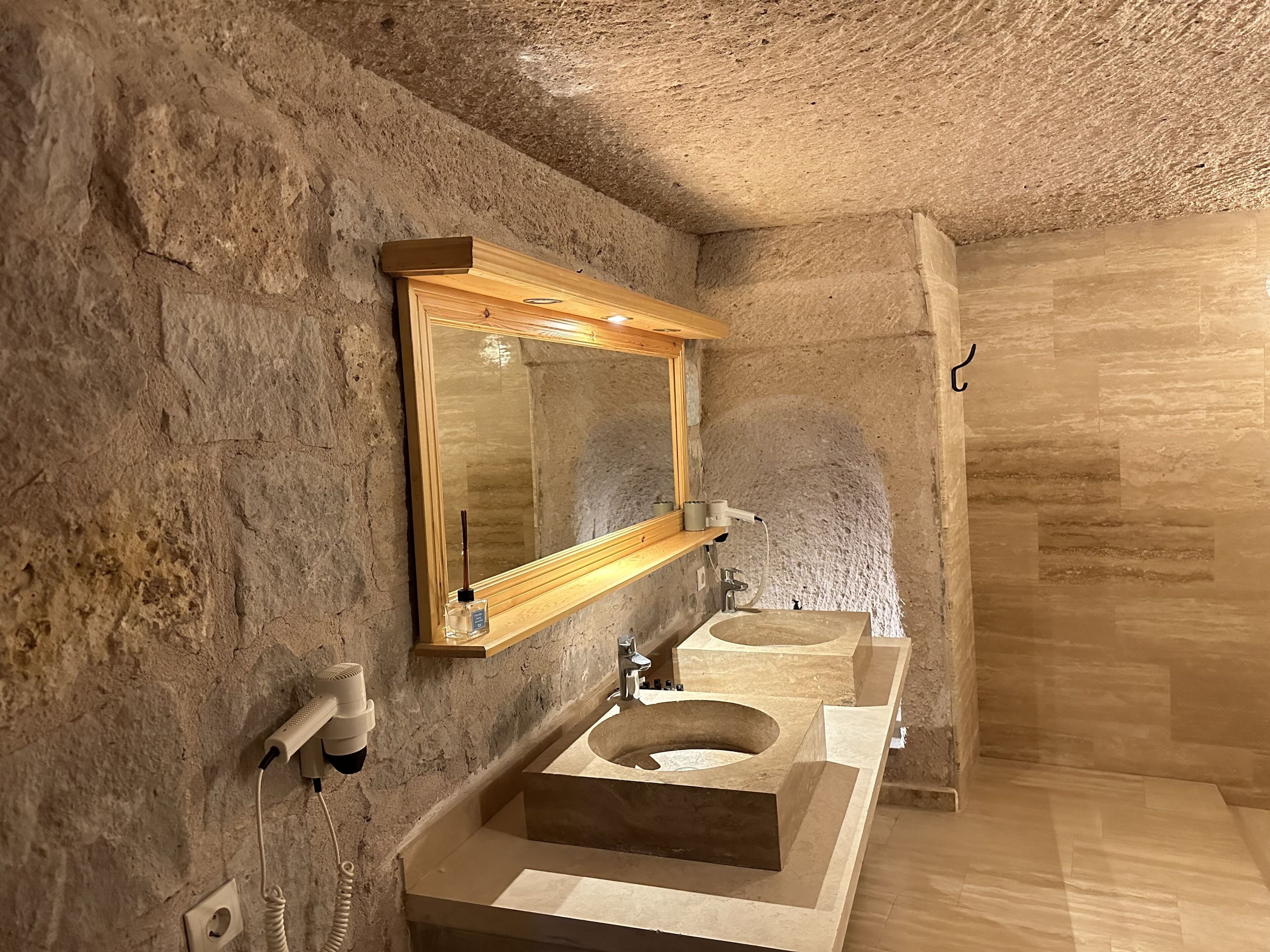 Photo - Kistar Cave Hotel