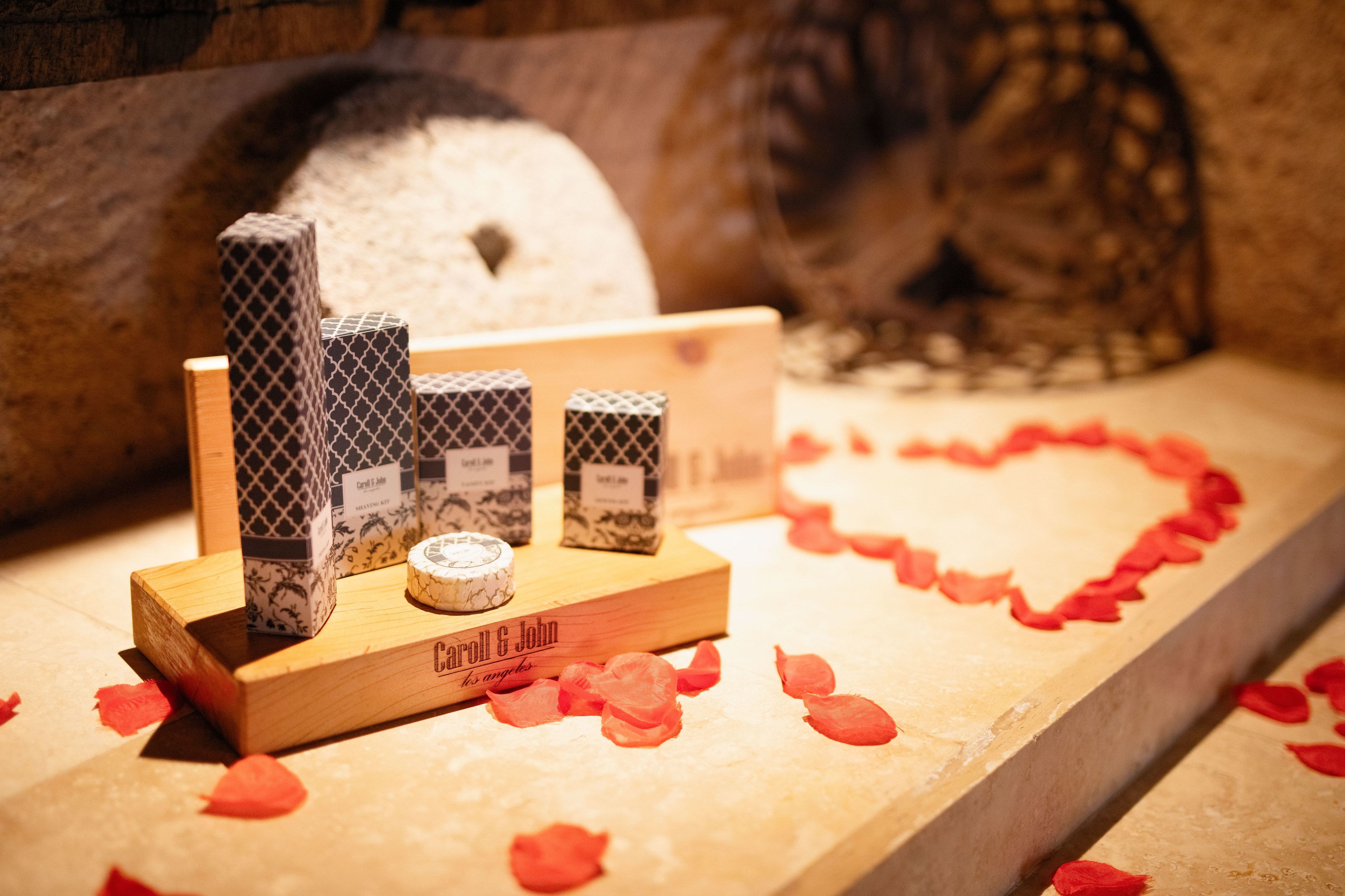 romantic double room, 1 king bed, bathtub, valley view | bathroom amenities | shower, rainfall showerhead, free toiletries, hair dryer