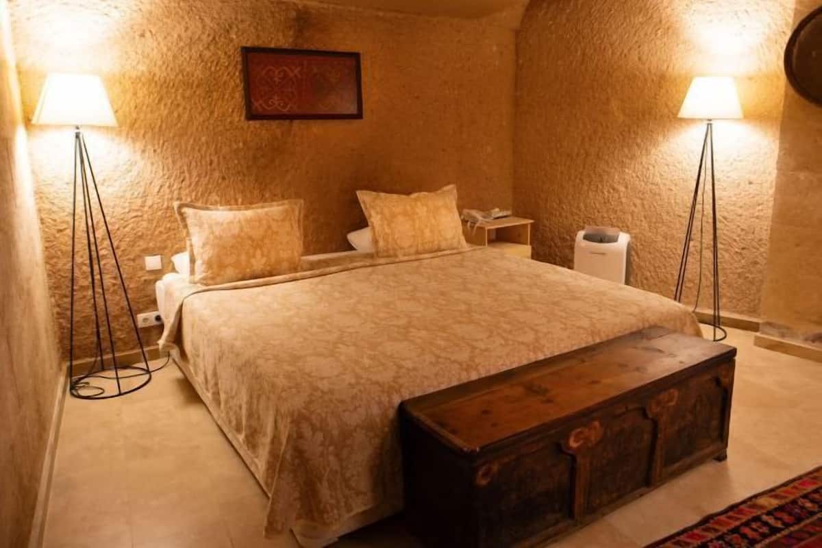 1 bedroom, minibar, in-room safe, individually decorated