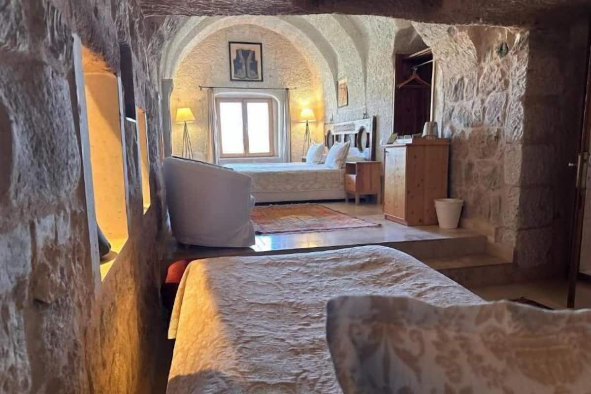 Minibar, coffres-forts dans les chambres, décoration personnalisée