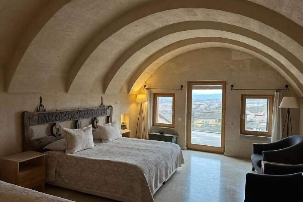 1 bedroom, minibar, in-room safe, individually decorated