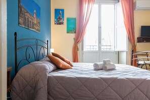 Minibar, bureau, chambres insonorisées, fer et planche à repasser