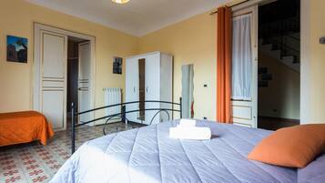 Minibar, desk, soundproofing, iron/ironing board