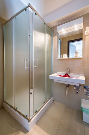 Hair dryer, towels, toilet paper - Budapest Center Residence (Budapest)