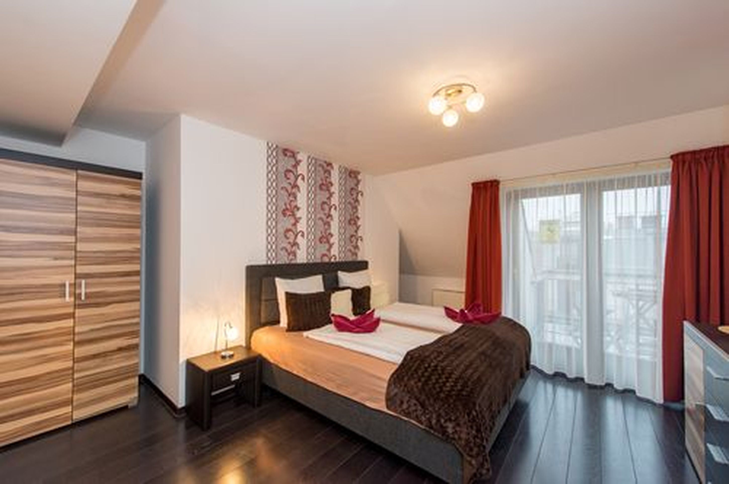 Elite Suite, 2 Bedrooms | Soundproofing, iron/ironing board, free WiFi, bed sheets