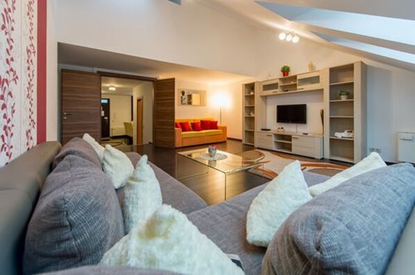 Phòng Suite Elite, 2 phòng ngủ | Phòng cách âm, bàn ủi/dụng cụ ủi quần áo