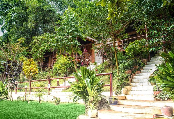 Khuôn viên nơi lưu trú