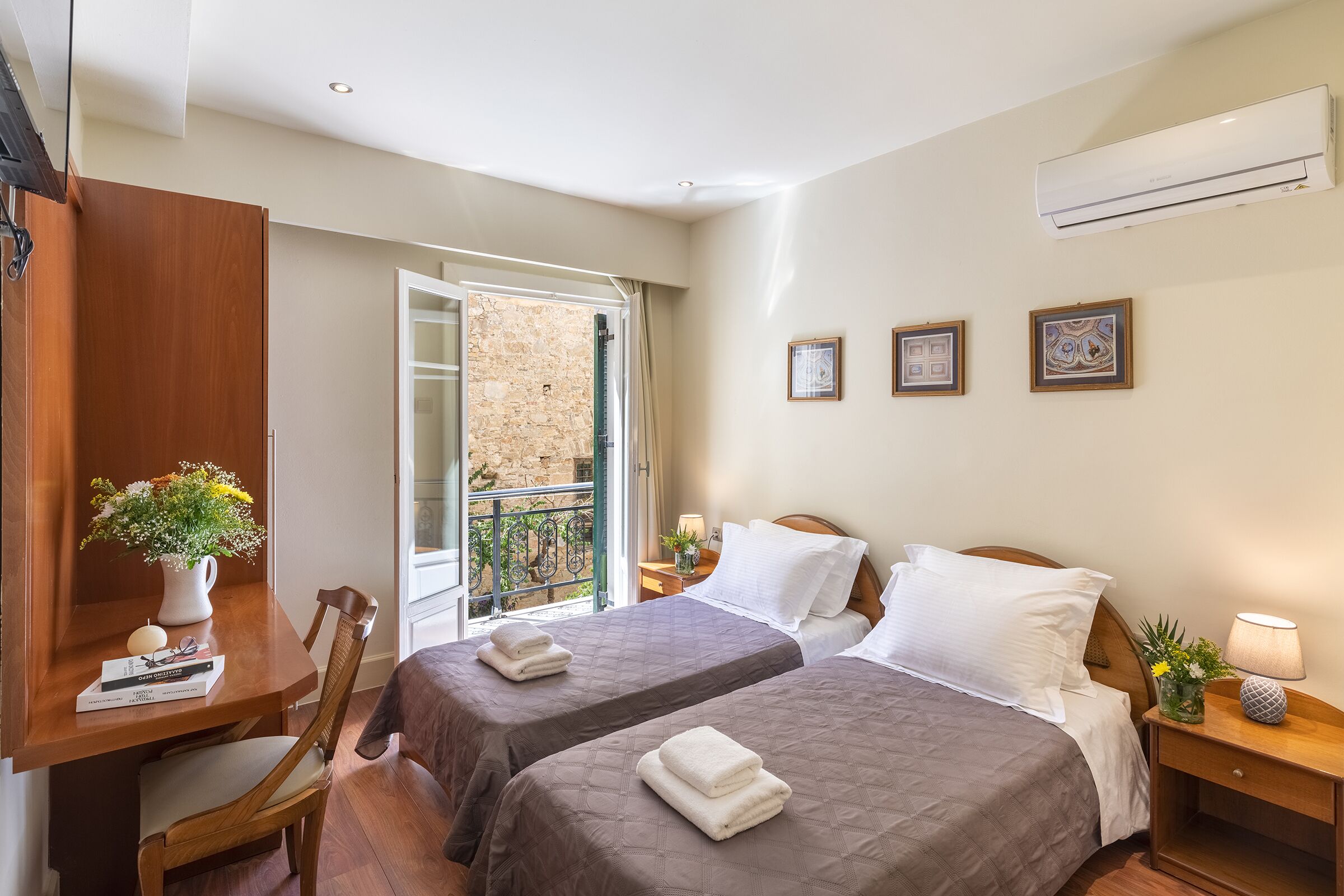 double or twin room | desk, iron/ironing board, free cots/infant beds, rollaway beds