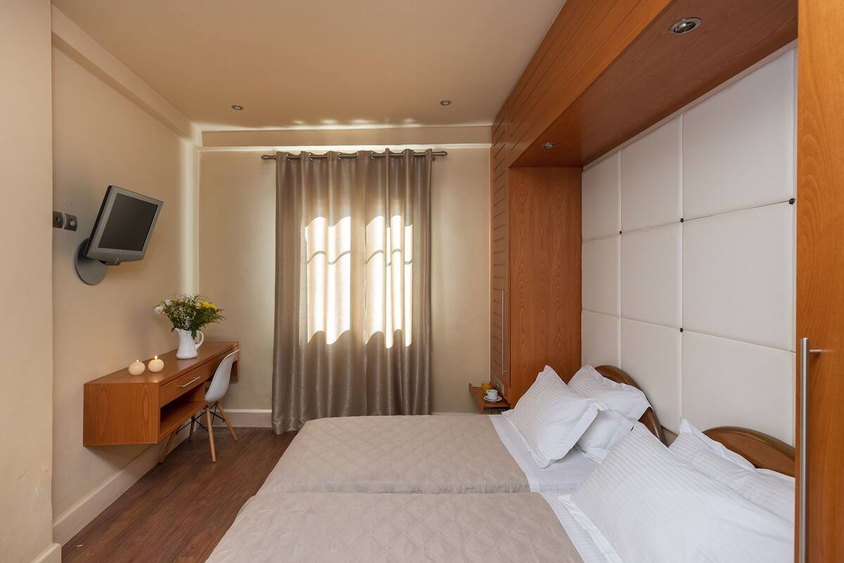 double or twin room | desk, iron/ironing board, free cots/infant beds, rollaway beds