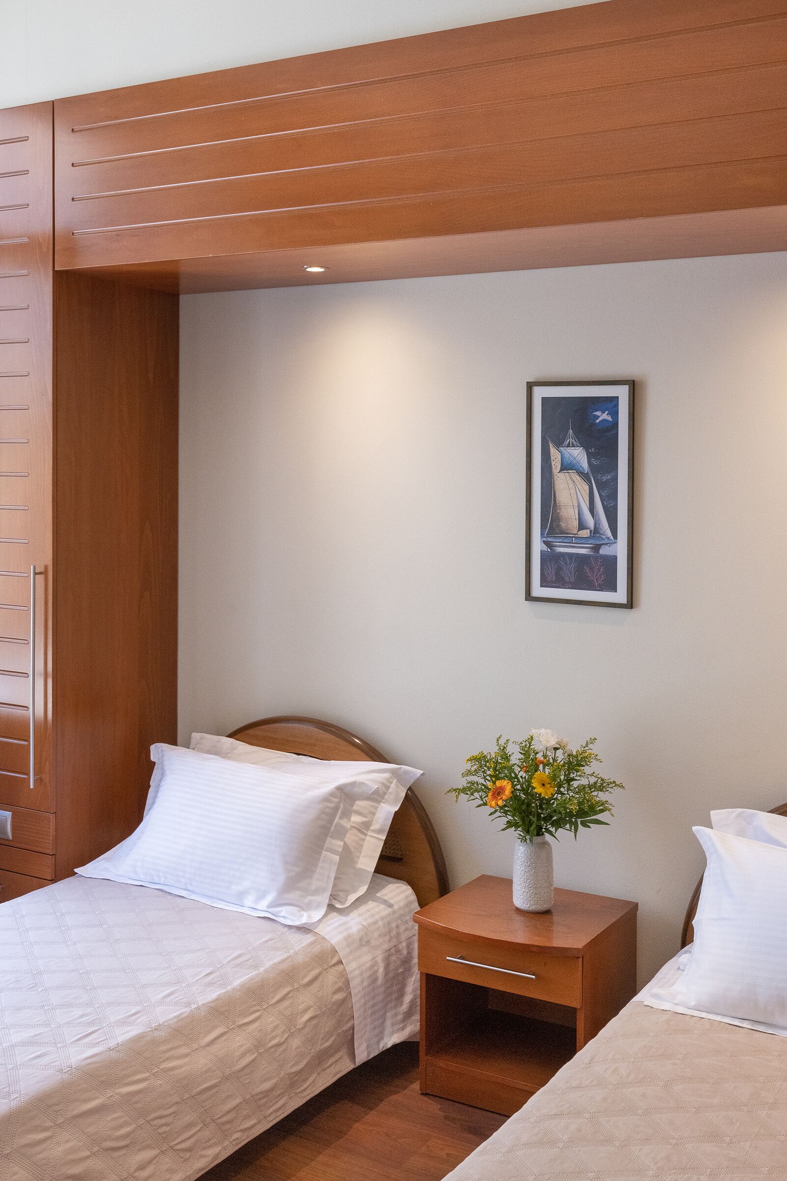 double or twin room | desk, iron/ironing board, free cots/infant beds, rollaway beds