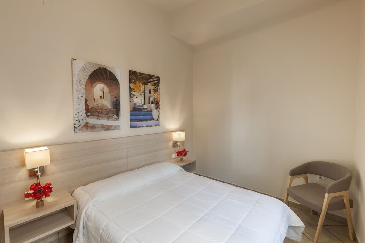 Habitación doble (Small) | Tabla de planchar con plancha y wifi gratis