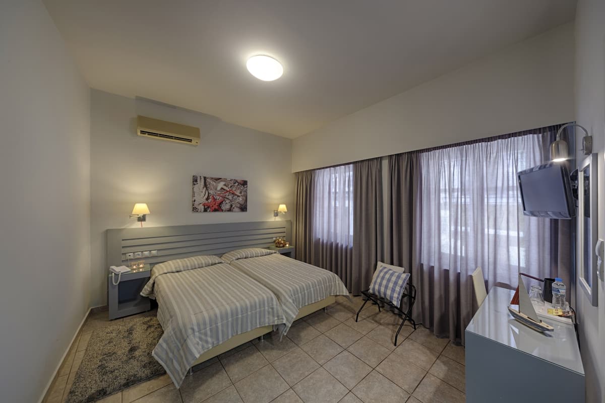 Habitación con 2 camas individuales (Shared Terrace) | Tabla de planchar con plancha y wifi gratis