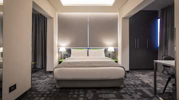 Premium Room | In-room safe, desk, blackout drapes, soundproofing